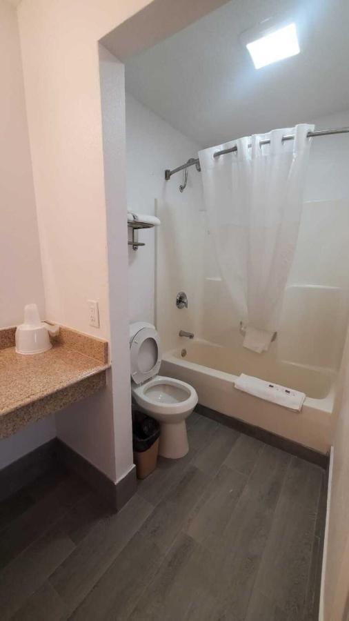 Hotel Crestview 2*
