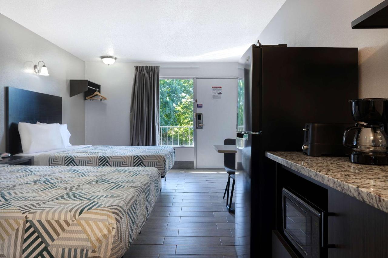 Hotel Crestview